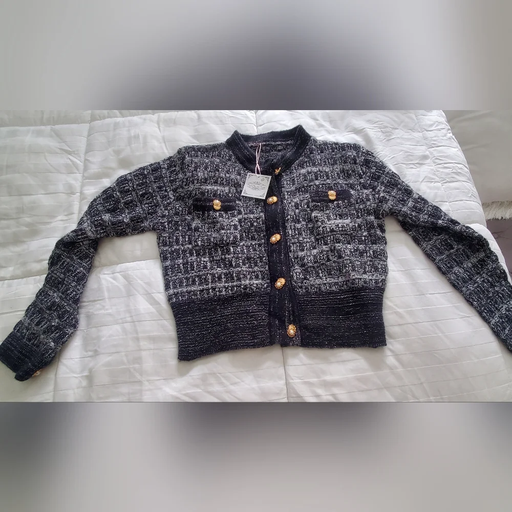 Sweaters - Picture 4 of 5